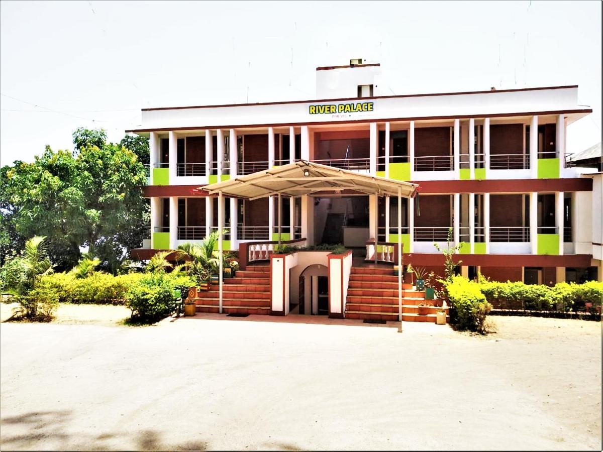 River Palace - A Valley View Hotel Panchgani Exterior foto